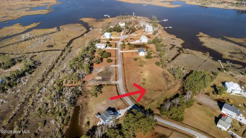 118 Jade St, Beaufort, NC, 28516-7305 | Card Image