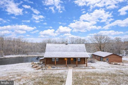 325 Saddlebred Dr, Hedgesville, WV, 25427-5880 | Card Image