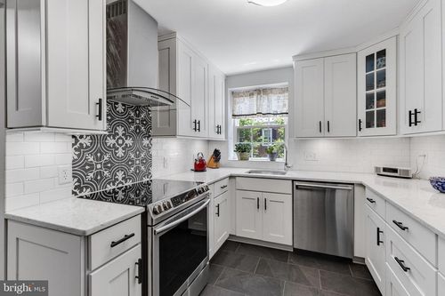 a2-2877 S Buchanan St, ARLINGTON, VA, 22206-1348 | Card Image