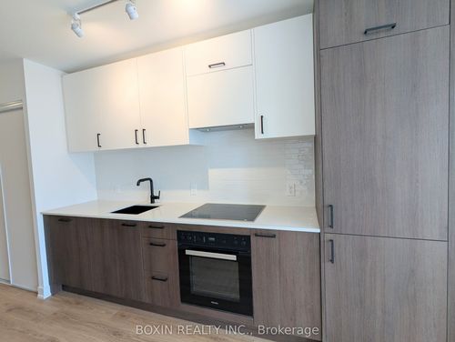 617-1 Quarrington Lane, North York, ON, M3C0S4 | Card Image