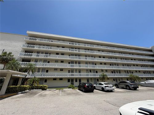j511-2851 Leonard Dr, Aventura, FL, 33160-3952 | Card Image