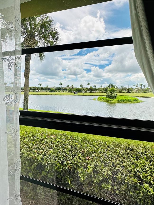 APT-101 - 31 Plantation Dr, Condo with 2 bedrooms, 2 bathrooms and null parking in Vero Beach FL | Image 15