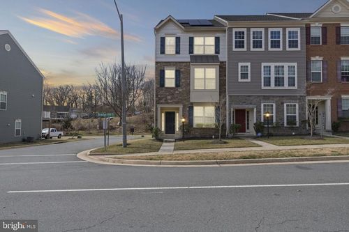 3999 Bradys Hill Rd, TRIANGLE, VA, 22172-1272 | Card Image