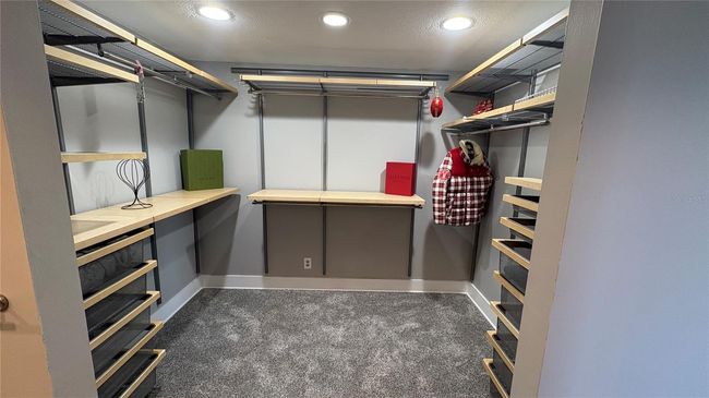 Primary Closet | Image 25