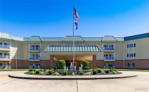 218-1300 N Main St, Sikeston, MO, 63801-4852 | Card Image