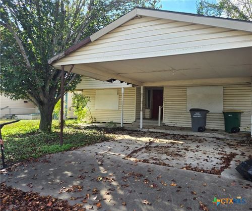 1807 N Wheeler St, Victoria, TX, 77901-5257 | Card Image