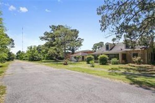 708 Bordenave St, Gretna, LA, 70056-3805 | Card Image