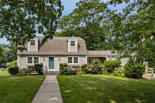 7 Heritage Rd, Bristol, RI, 02809-3515 | Card Image
