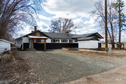 385/383 Bass St., Ontario, OR, 97914-0000 | Card Image