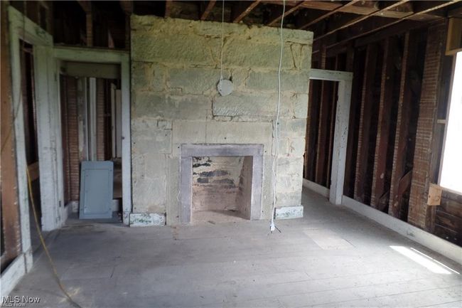 View of unfurnished living room | Image 14