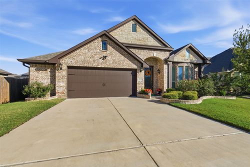 310 Marigold Ct, Glenn Heights, TX, 75154-8738 | Card Image