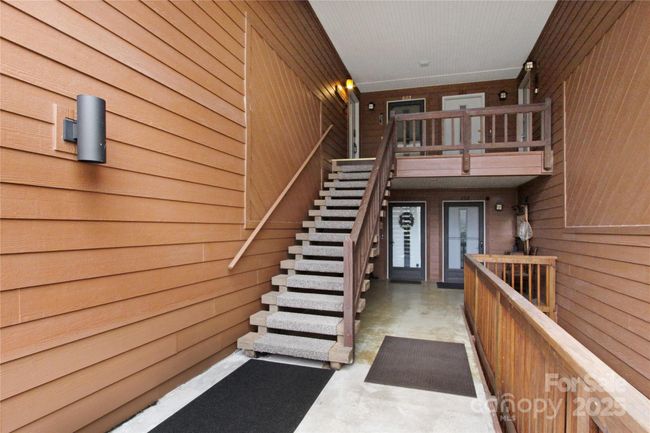 Covered stairs | Image 5