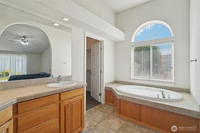 302 Oak St Sw, House other with 3 bedrooms, 2 bathrooms and 2 parking in Orting WA | Image 17