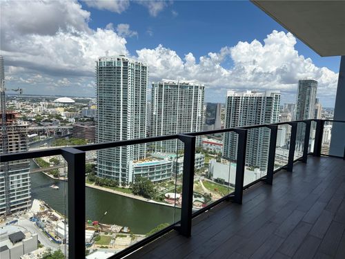 apt-3204-68 Se 6th St, Miami, FL, 33131-3495 | Card Image