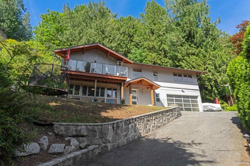 3907 Bayridge Pl, West Vancouver, BC, V7V3K2 | Card Image