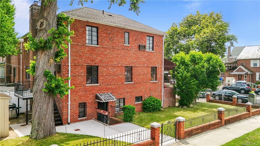 Mace Ave, Bronx, NY 10469