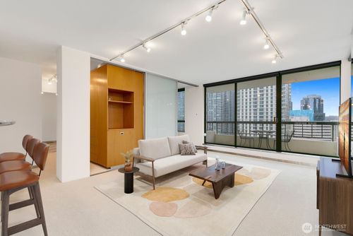 apt-2106-2201 3rd Ave, Seattle, WA, 98121-2037 | Card Image