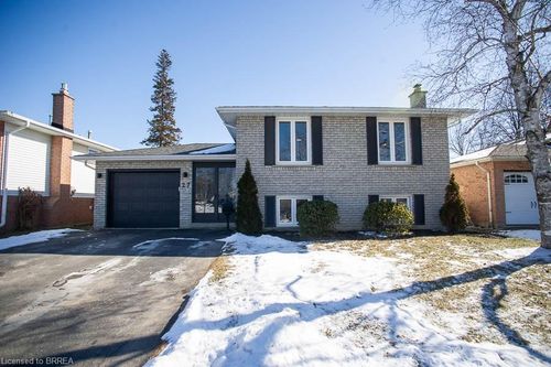 27 Coulbeck Rd, Brantford, ON, N3P1B5 | Card Image