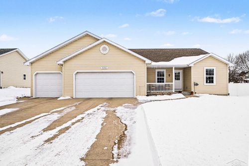 8314 Goldfinch Dr, Freeland, MI, 48623-8693 | Card Image