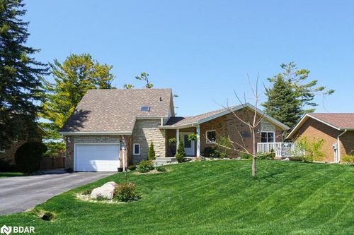 34 Meadowlands Dr, Cannington, ON, L0E1E0 | Card Image