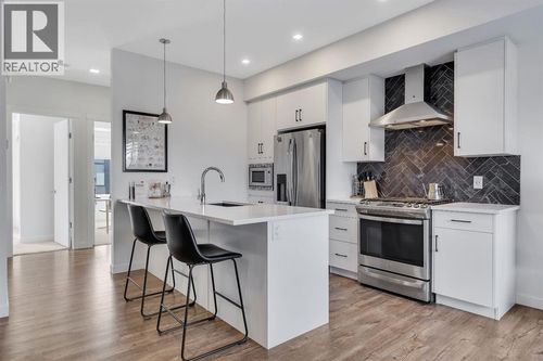 516 Greenbriar Common Nw, Calgary, AB, T3B6J3 | Card Image