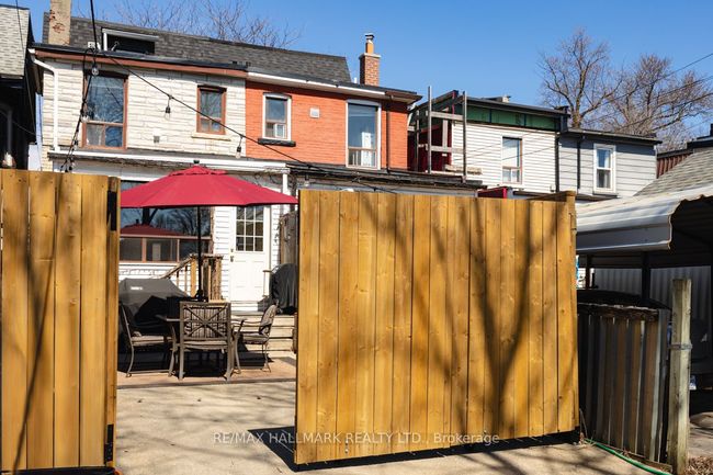 223 Wallace Ave, House attached with 5 bedrooms, 3 bathrooms and 1 parking in Toronto ON | Image 31