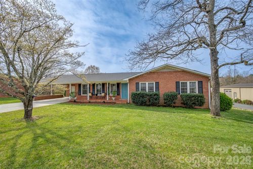 820 E Brookwood Dr, Landrum, SC, 29356-9675 | Card Image