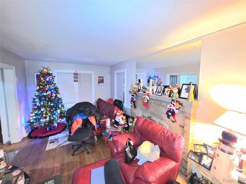 23525 Kress St, Detroit, MI, 48219-2226 | Card Image