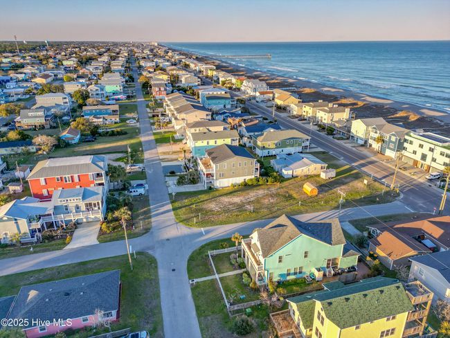 B - 537 Third Ave S, Condo with 4 bedrooms, 5 bathrooms and 1 parking in Kure Beach NC | Image 49