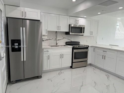 d508-2980 Point East Dr, Aventura, FL, 33160-2692 | Card Image
