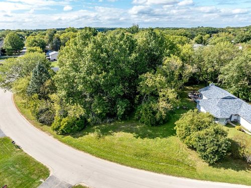 134 Liverpool Dr Se, Poplar Grove, IL, 61065-8805 | Card Image