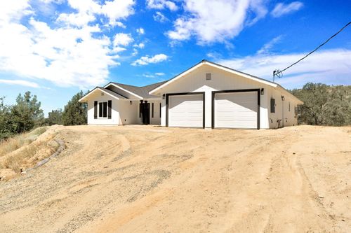 41453 Long Hollow Dr, Coarsegold, CA, 93614-8808 | Card Image