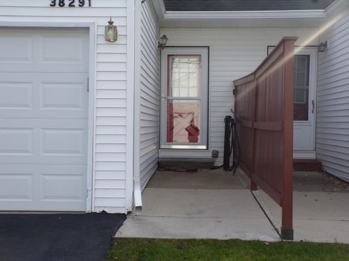 10-38291 Warner Farms Dr, Westland, MI, 48185-8717 | Card Image