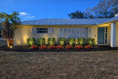 805 25th Ave, Vero Beach, FL, 32960-3953 | Card Image