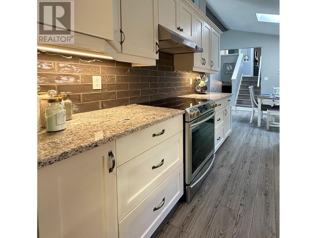 611 Gertrude St, House other with 3 bedrooms, 2 bathrooms and 4 parking in Midway BC | Image 4