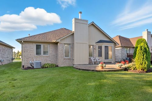 43472 Pointe Dr, Clinton Township, MI, 48038-4834 | Card Image