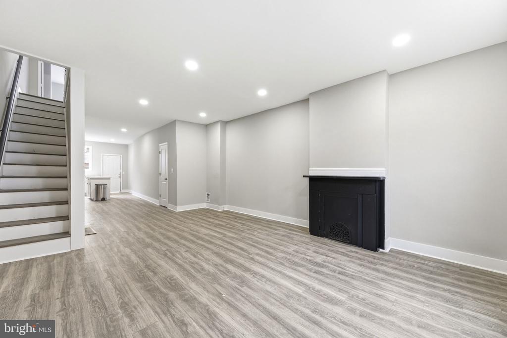 Residential in PHILADELPHIA 4