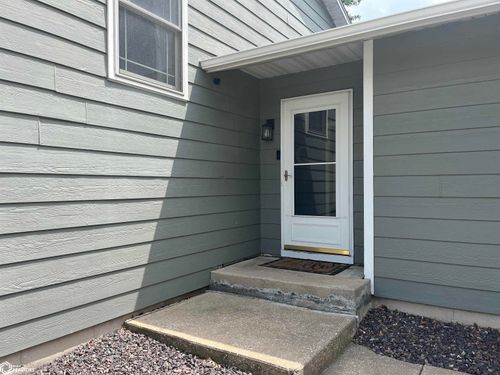 812 Ramsey St, West Burlington, IA, 52655-1518 | Card Image