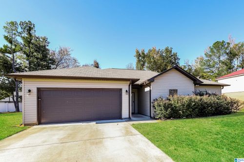47 Carriage House Rd Sw, Bessemer, AL, 35022-5335 | Card Image