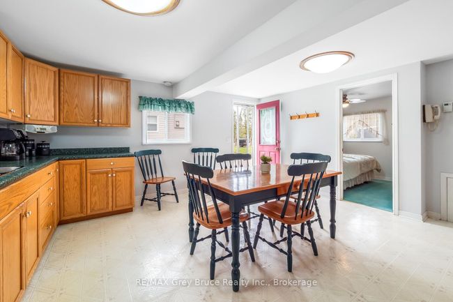 12 Guelph St, House other with 3 bedrooms, 1 bathrooms and 4 parking in Sauble Beach ON | Image 13
