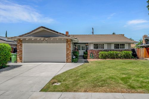 221 Granada Way, Tracy, CA, 95376 | Card Image