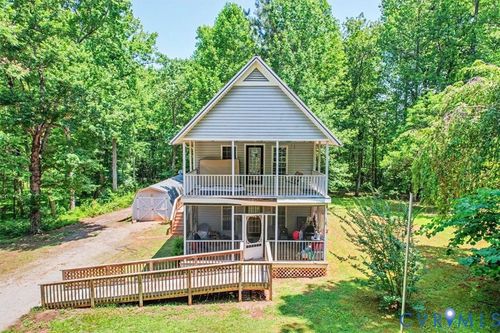 62 Falls Rd, Victoria, VA, 23974-2216 | Card Image