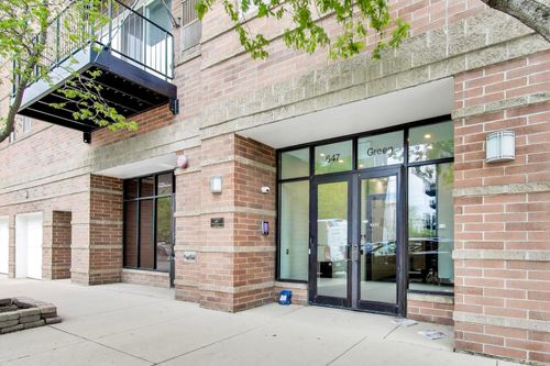 301-647 N Green St, Chicago, IL, 60642-8009 | Card Image