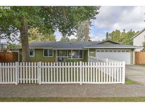 714 Ne 152nd Ave, Vancouver, WA, 98684-8145 | Card Image