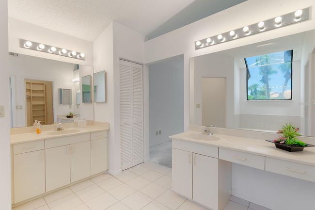 8057 Cassia Dr, Condo with 3 bedrooms, 2 bathrooms and null parking in Boynton Beach FL | Image 25