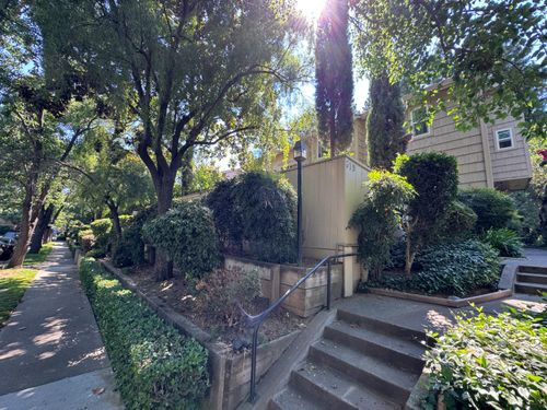 619 Commons Dr, Sacramento, CA, 95825-6633 | Card Image