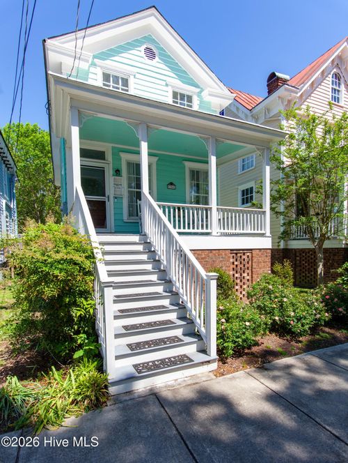 704 E Front St, New Bern, NC, 28560-4008 | Card Image