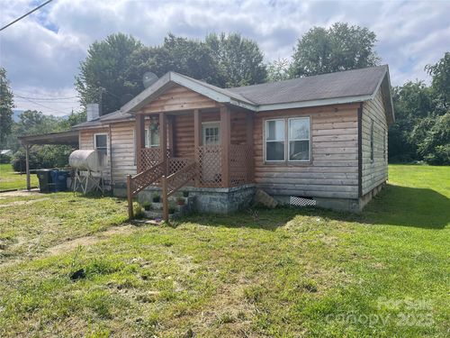 49 Robinson St, Waynesville, NC, 28786-2287 | Card Image