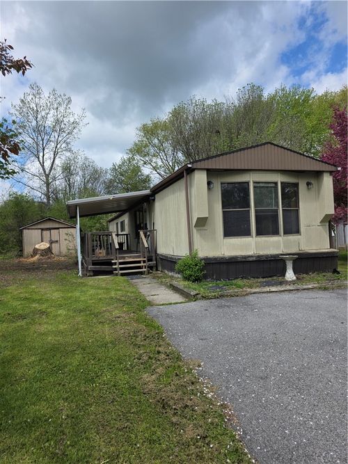 221 Crabapple Dr, Canandaigua, NY, 14424-9551 | Card Image