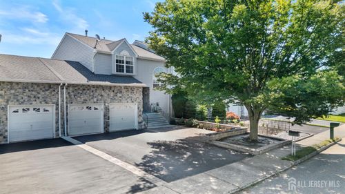 7 Warbler Rd, Marlboro, NJ, 07746-2512 | Card Image
